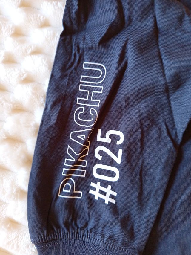 Camiseta Pikachu Pokémon #025 Manga Larga