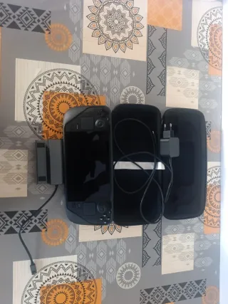 Steam Deck256GB+Funda+Base Carga + Tarjeta SD256GB