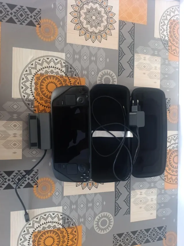 Steam Deck256GB+Funda+Base Carga + Tarjeta SD256GB