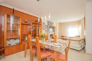 Chalet en venta en Gines