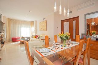 Chalet en venta en Gines