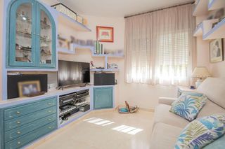 Chalet en venta en Gines