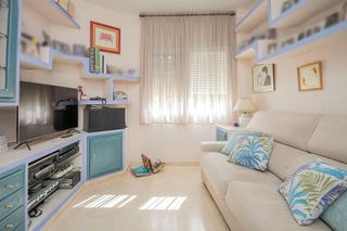 Chalet en venta en Gines