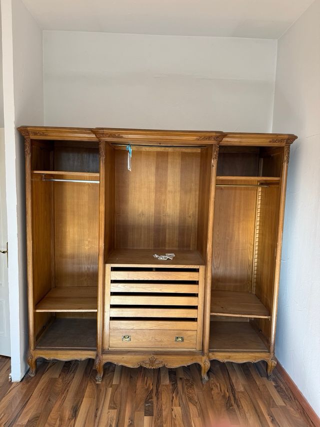 Armadio in legno massello 2 unità 50€ entrambe