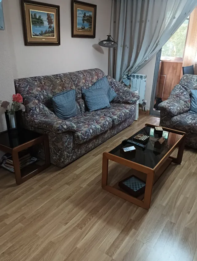 Mueble de salón madera y cristal