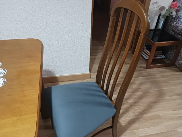 Mueble de salón madera y cristal