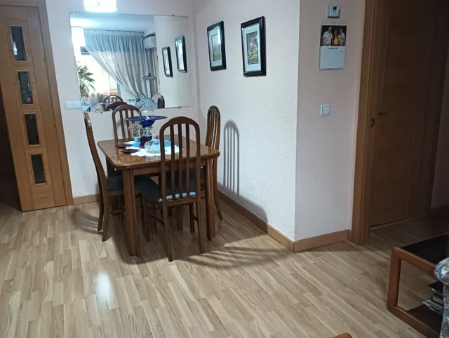 Mueble de salón madera y cristal