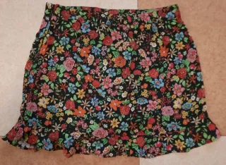 Mini falda flores Stradivarius