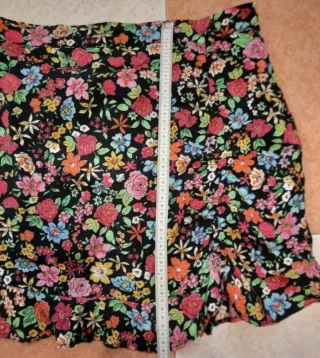 Mini falda flores Stradivarius