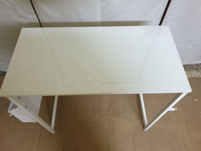 Mesa escritorio blanca madera y metal