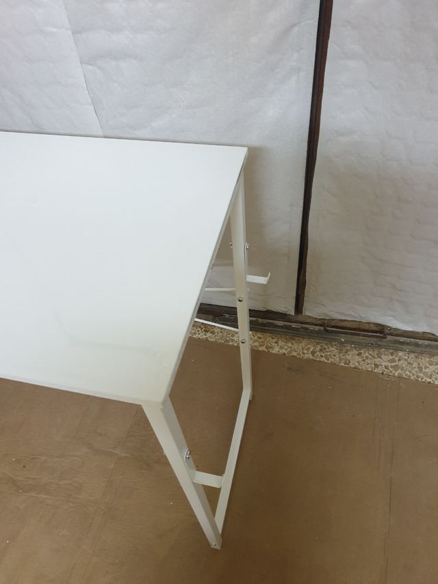 Mesa escritorio blanca madera y metal