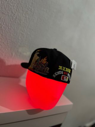 Gorra New Era NY Diseño Águila y Huesos