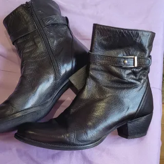 Botas de cuero negras para mujer