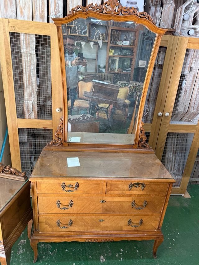 Dormitorio completo madera y cristal