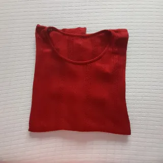 Eleganza traforata – top bordeaux plus size