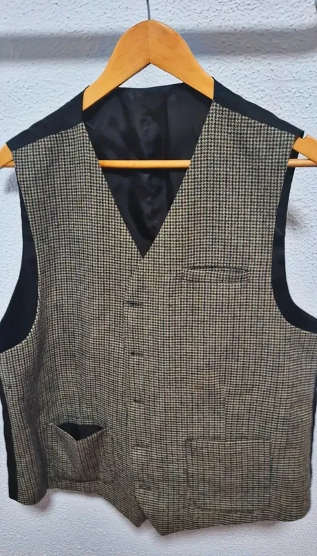 Chaleco cuadros hombre marrón y negro