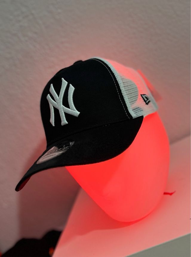 Gorra New Era NY Negra y Blanca