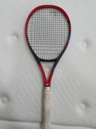 Raqueta Tenis Yonex Vcore 98.