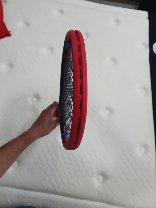 Raqueta Tenis Yonex Vcore 98.