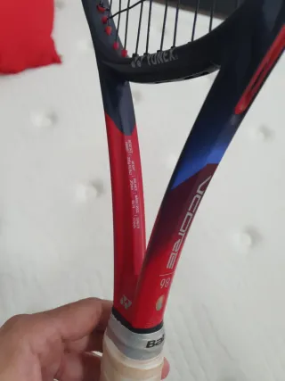 Raqueta Tenis Yonex Vcore 98.
