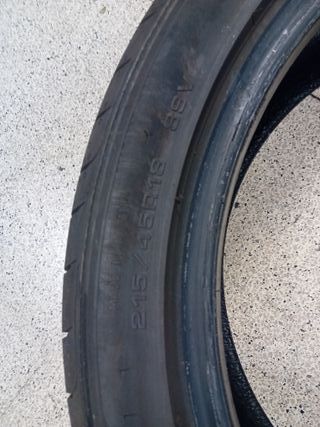 Neumático 215/45R18