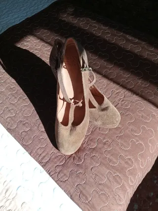 Zapatos de tacón marrones sin usar