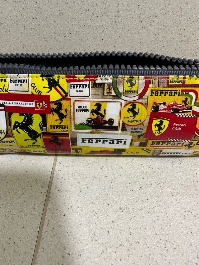 Valigia Ferrari School