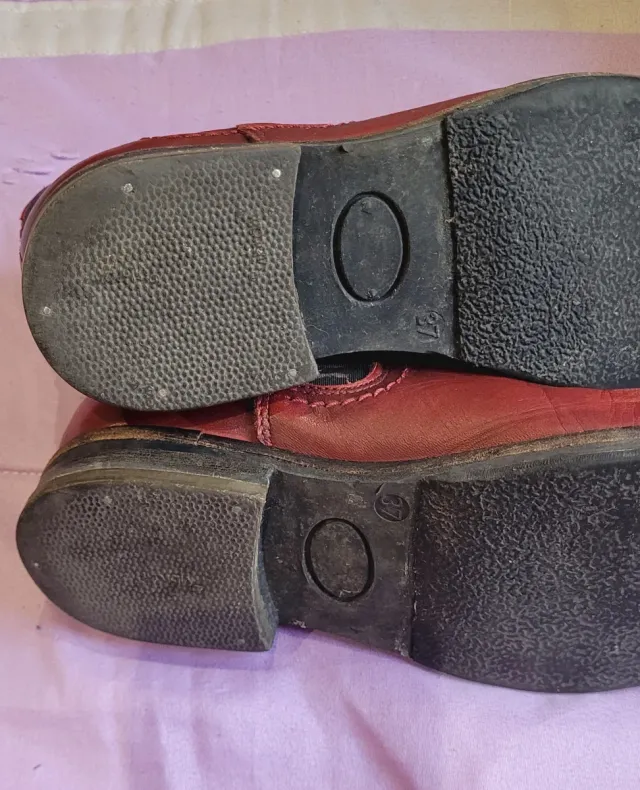 Botas de cuero rojas