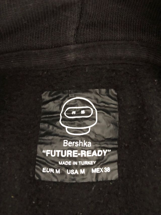 Sudadera Bershka Negra Future-Ready