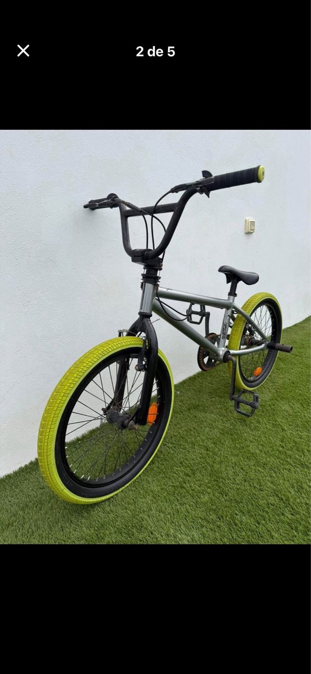 Bicicleta BMX infantil