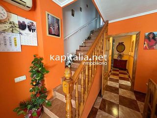 Casa adosada en venta en Carcaixent