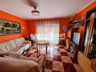 Casa adosada en venta en Carcaixent