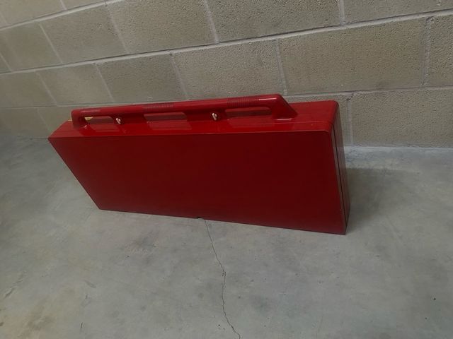 Mesa de camping roja plegable