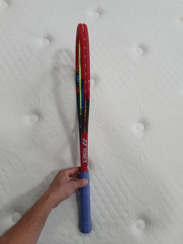 Raqueta Tenis Yonex Vcore 100 Roja/Azul