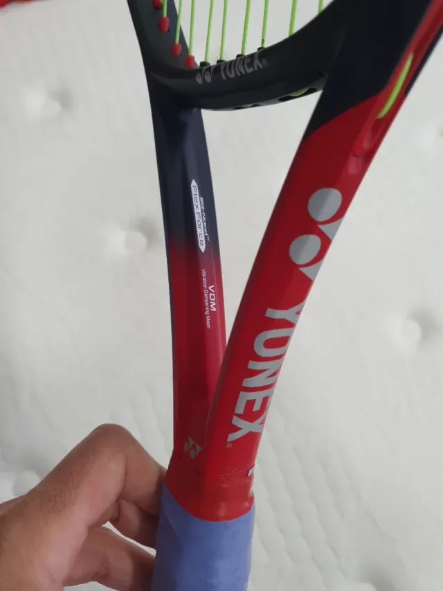Raqueta Tenis Yonex Vcore 100 Roja/Azul