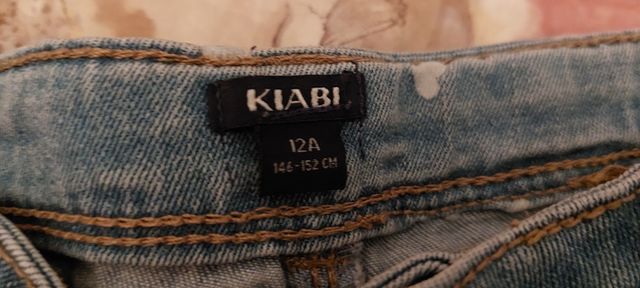 Shorts bambina Kiabi con cuori bianchi