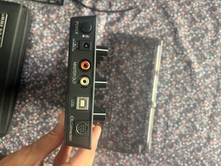 Controladora DJ Reloop Mixtour Negra