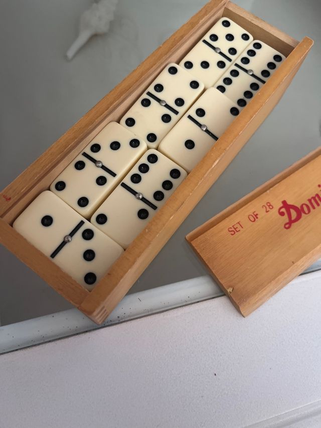 Set domino in legno da 28 pezzi
