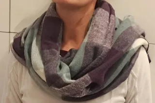 Sciarpa morbida in lana grande e avvolgente