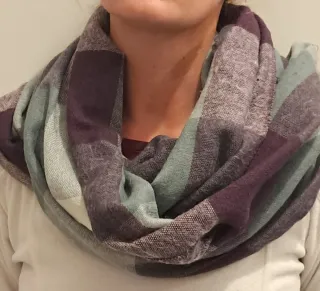 Sciarpa morbida in lana grande e avvolgente