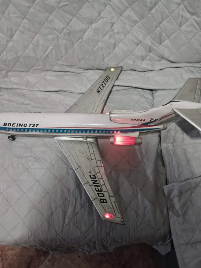 Avión Boeing 727 Juguete vintage
No Wallapay