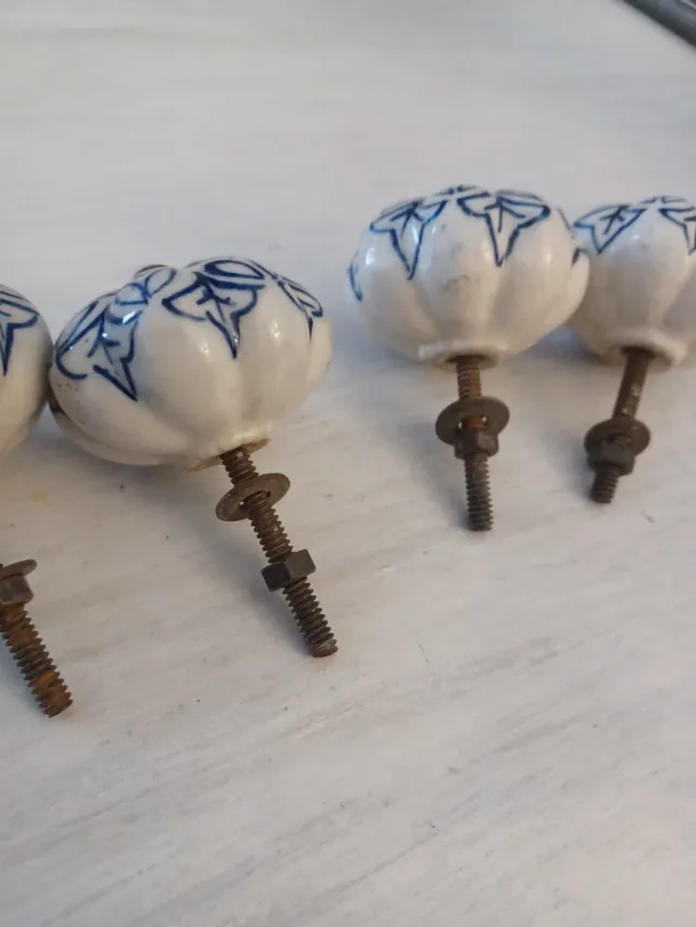 Tiradores de cerámica azul y blanco