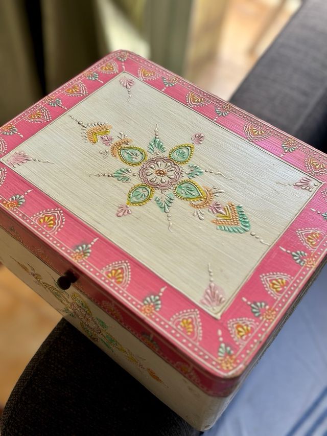 Caja decorada vintage