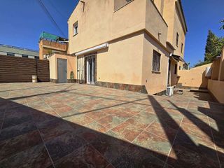 Casa pareada en venta en Gines