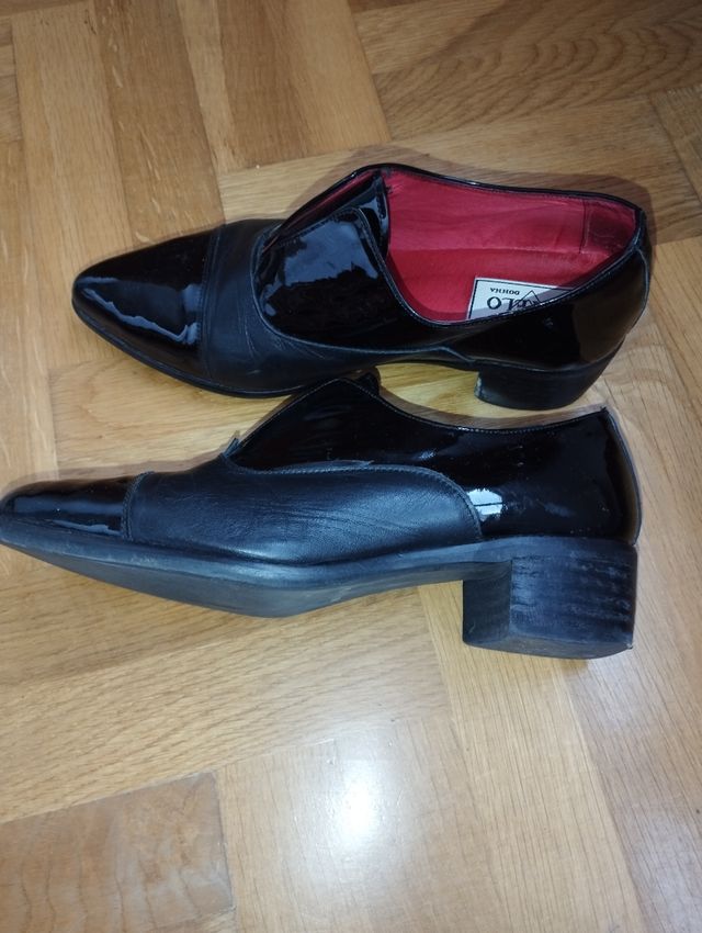 Sapatos de Veludo Preto Feminino