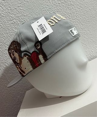 Gorra New Era Gris con Parche Multicolor