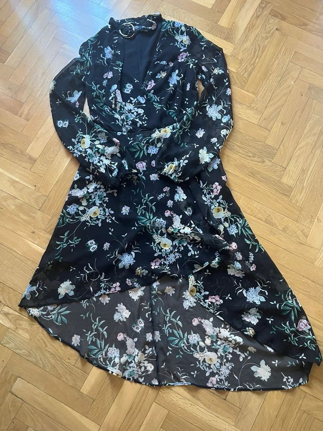 Vestido Bershka floral negro
