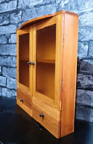 Especiero rústico antiguo