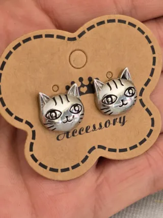 Pendientes gatos. CON ETIQUETA. 4,40 EUROS