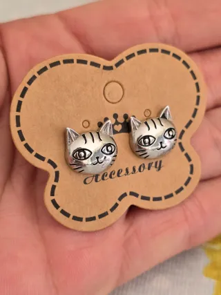 Pendientes gatos. CON ETIQUETA. 4,40 EUROS